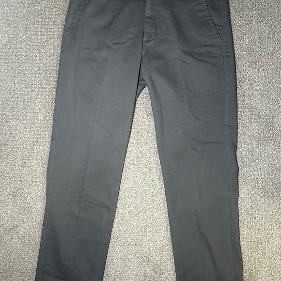 Men's Dockers Grey Pants - Picture 1 of 4